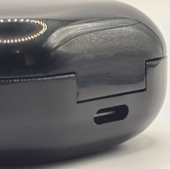 Brand New Buds Live Headphones TWS Bluetooth - Picture 6 of 12